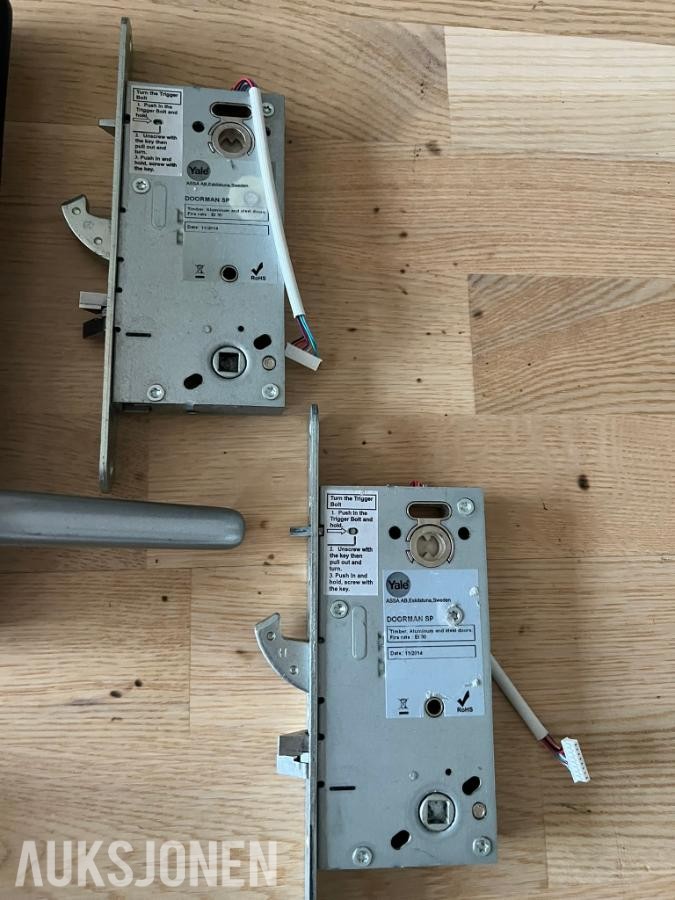 2 stk Yale Doorman V2 elektroniske dørlåser