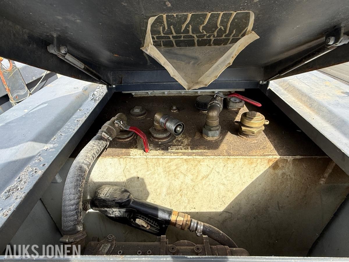 2015 KN 1000L ADR Dieseltank med pumpe