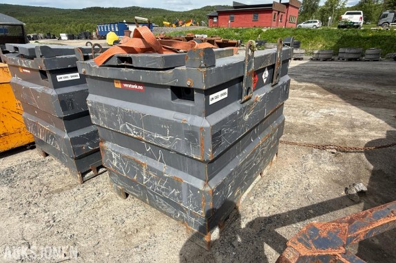 2015 KN 1000L ADR Dieseltank med pumpe