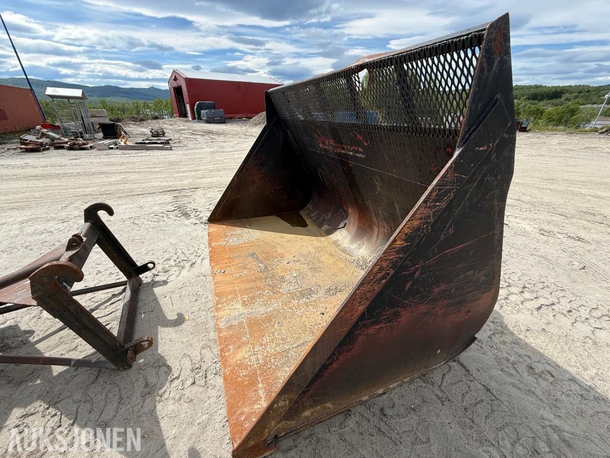 Gjerstad hjullasterskuffe 5400L - BM-Feste