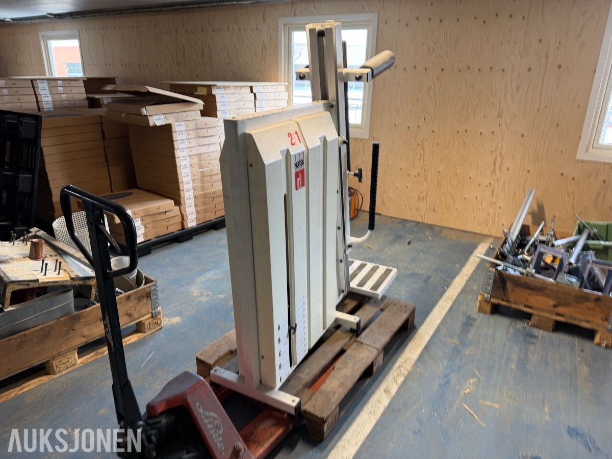 TECNOGYM KNEBØY APARAT
