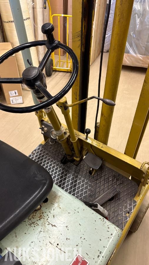 Eaton motvekt truck Yale VE 1624