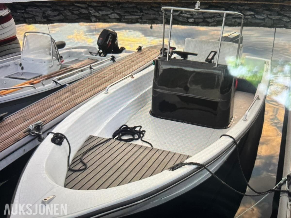2002 Logic marine V17