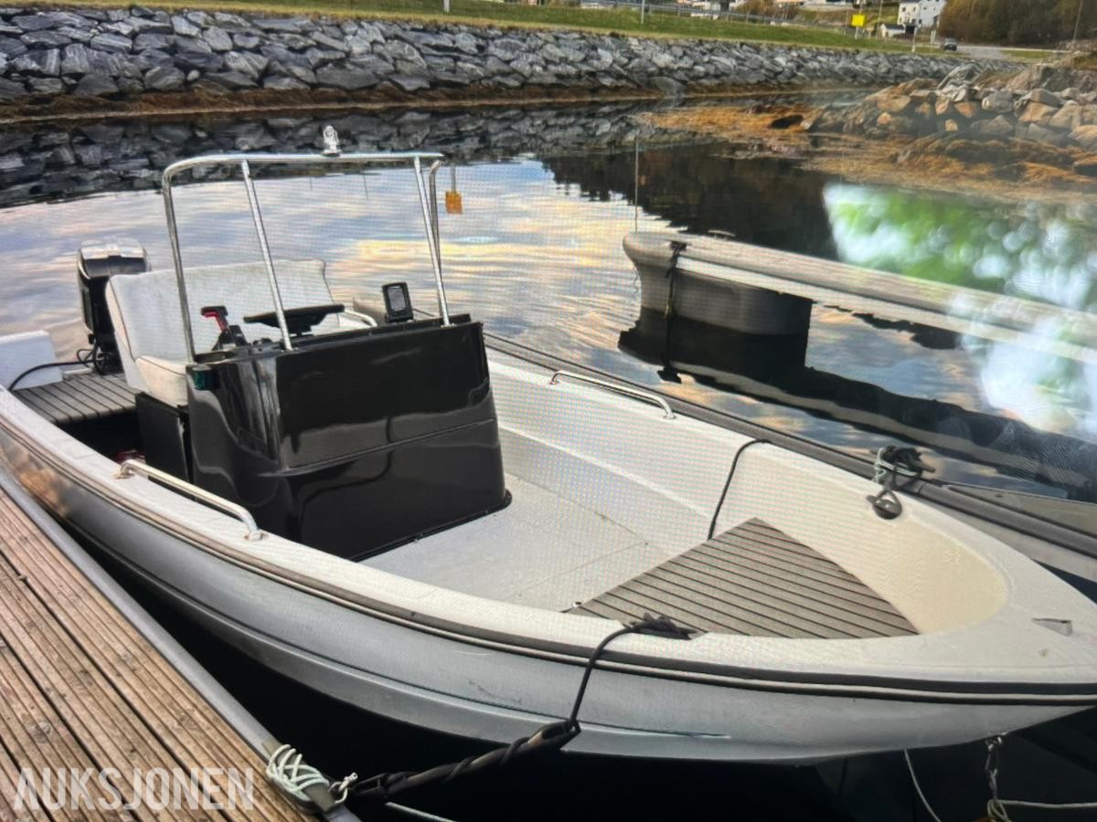 2002 Logic marine V17