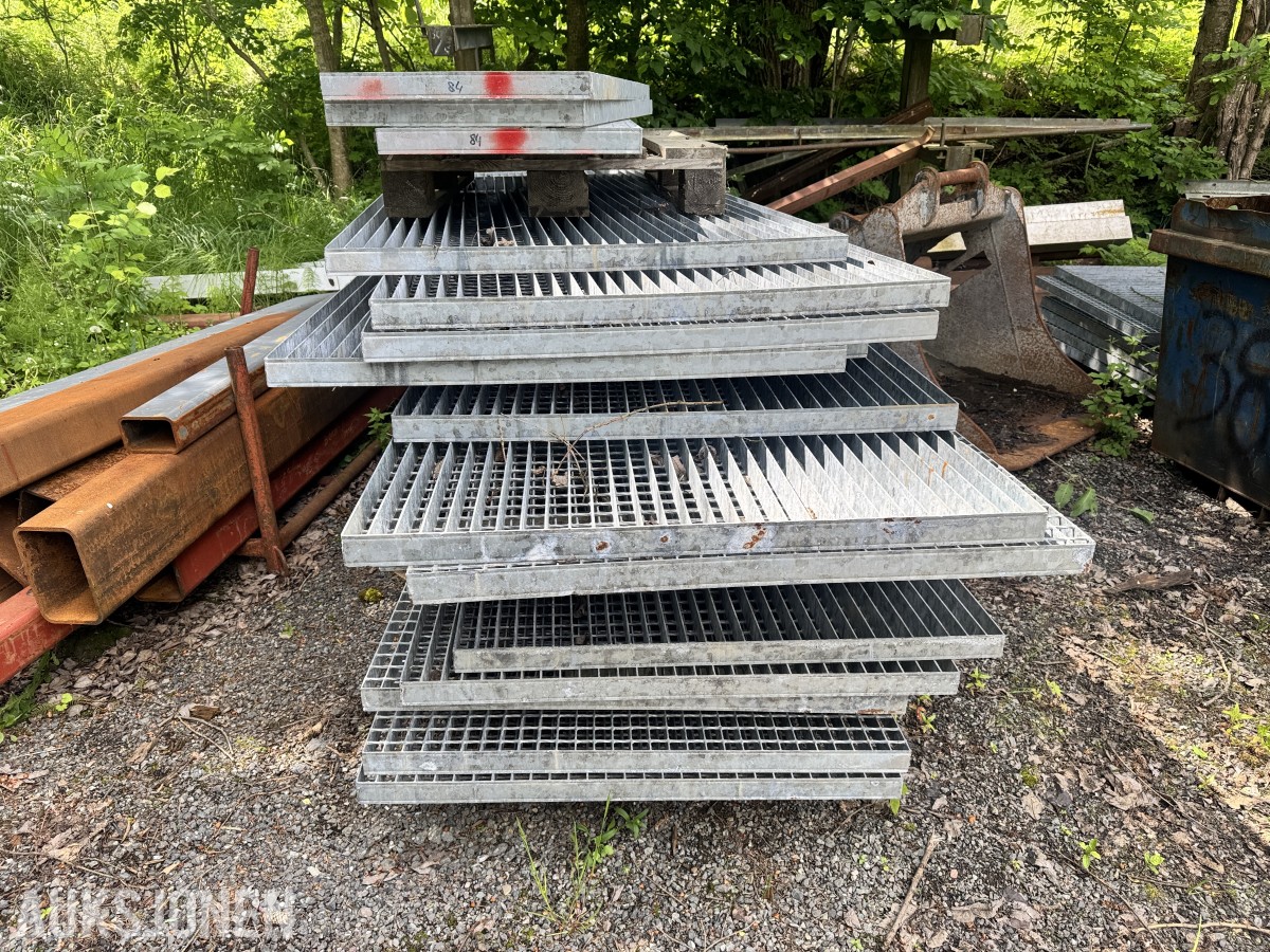 Parti rister og bjelker - Industrigitter/rister ca 30 Stk