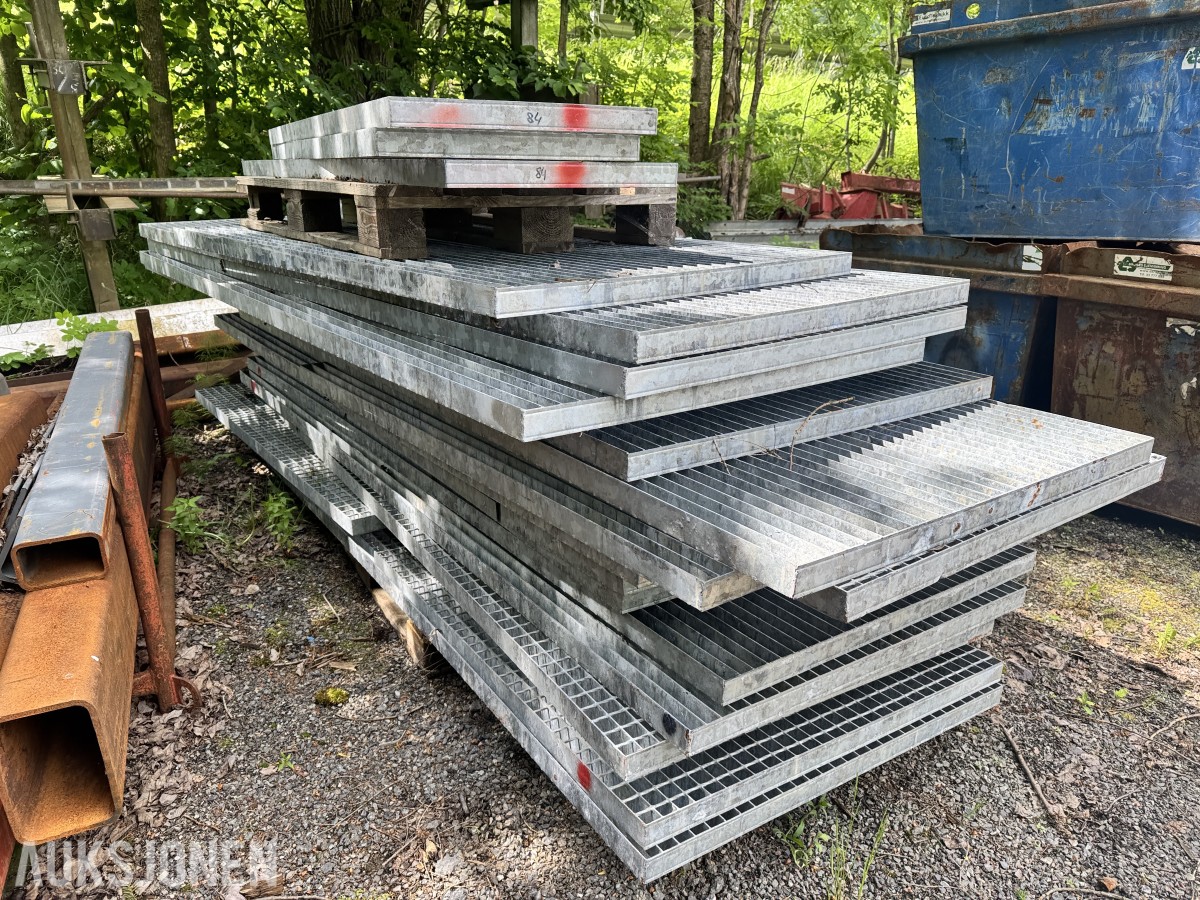 Parti rister og bjelker - Industrigitter/rister ca 30 Stk