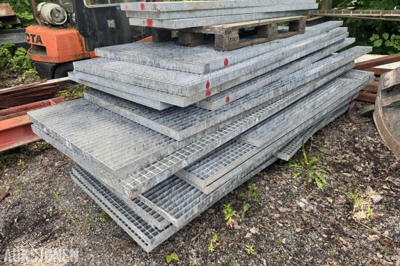 Parti rister og bjelker - Industrigitter/rister ca 30 Stk