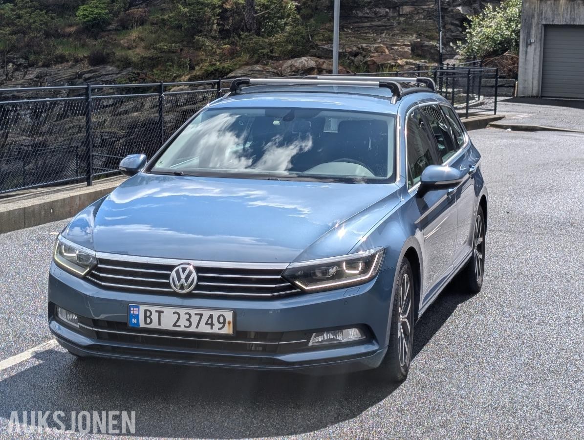 2015 Volkswagen Passat, 1,6 TDI 120hk automat hengerfeste reparasjonsobjekt