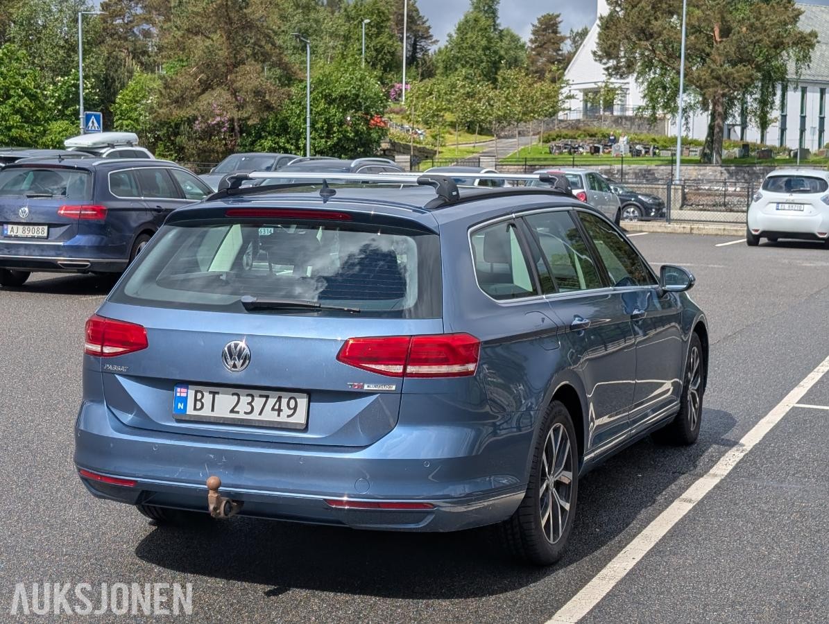 2015 Volkswagen Passat, 1,6 TDI 120hk automat hengerfeste reparasjonsobjekt
