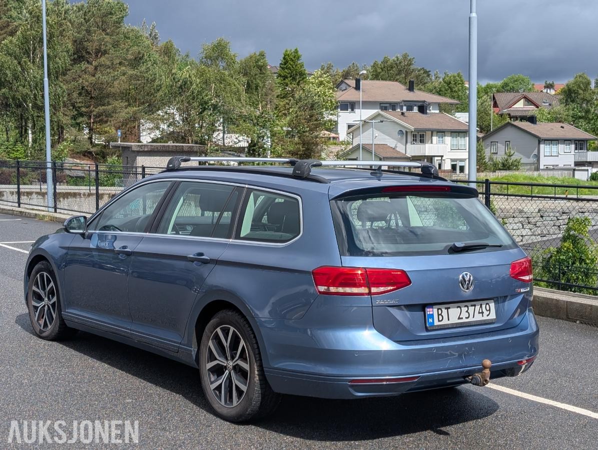 2015 Volkswagen Passat, 1,6 TDI 120hk automat hengerfeste reparasjonsobjekt
