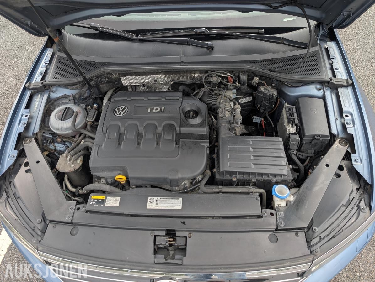 2015 Volkswagen Passat, 1,6 TDI 120hk automat hengerfeste reparasjonsobjekt