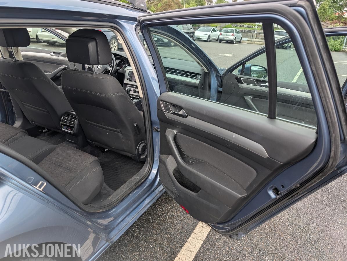 2015 Volkswagen Passat, 1,6 TDI 120hk automat hengerfeste reparasjonsobjekt