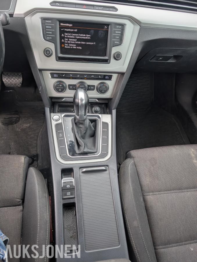 2015 Volkswagen Passat, 1,6 TDI 120hk automat hengerfeste reparasjonsobjekt