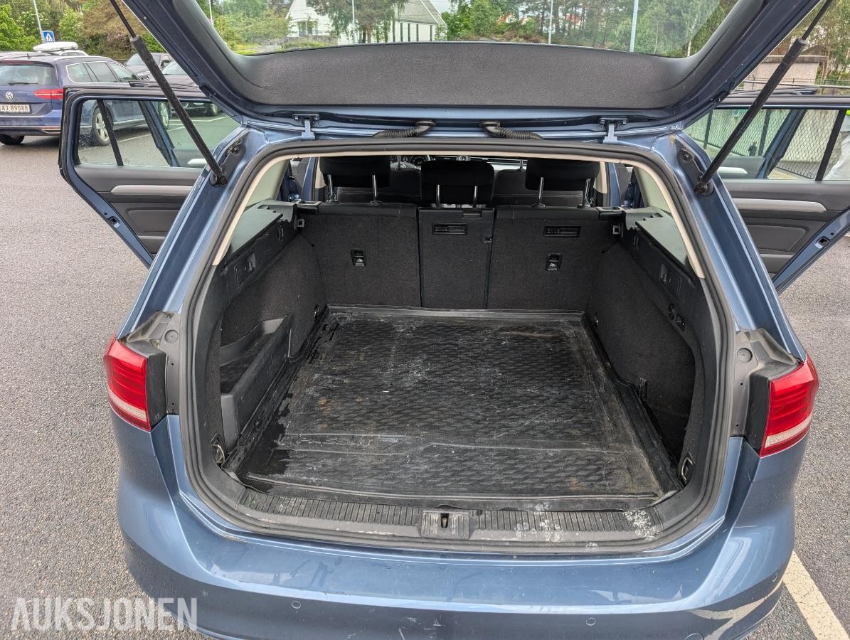 2015 Volkswagen Passat, 1,6 TDI 120hk automat hengerfeste reparasjonsobjekt