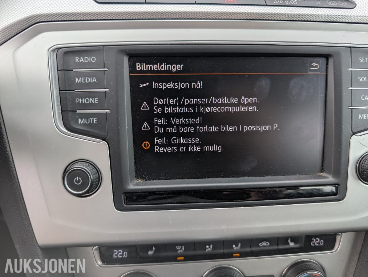 2015 Volkswagen Passat, 1,6 TDI 120hk automat hengerfeste reparasjonsobjekt