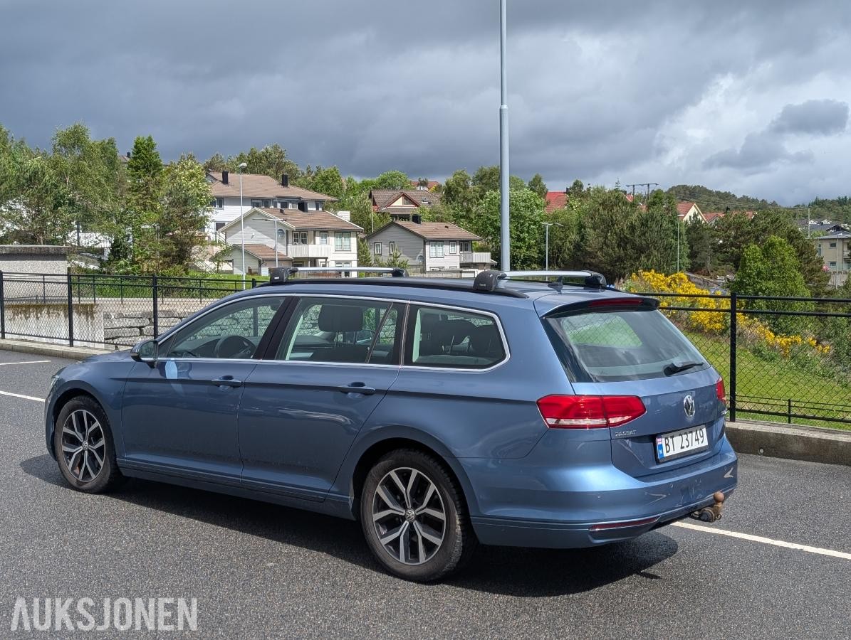 2015 Volkswagen Passat, 1,6 TDI 120hk automat hengerfeste reparasjonsobjekt