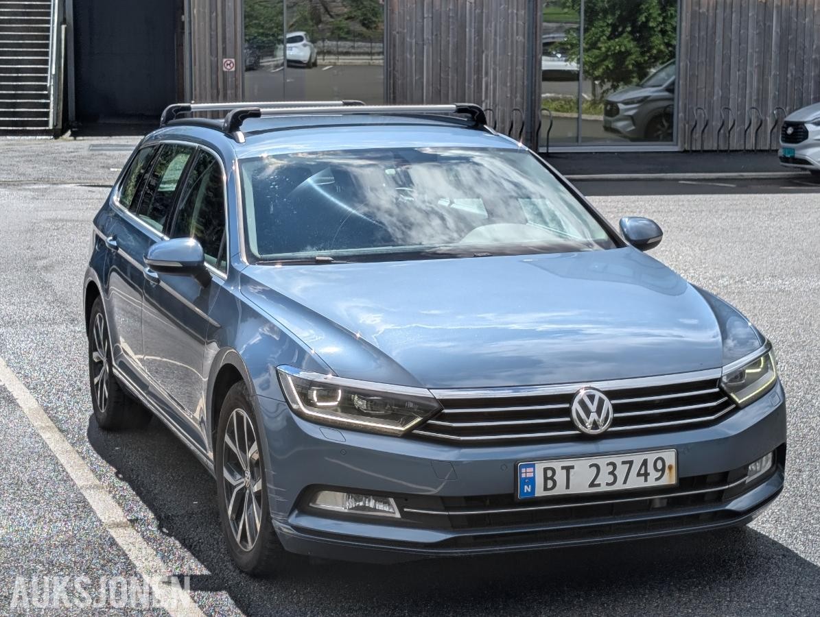 2015 Volkswagen Passat, 1,6 TDI 120hk automat hengerfeste reparasjonsobjekt