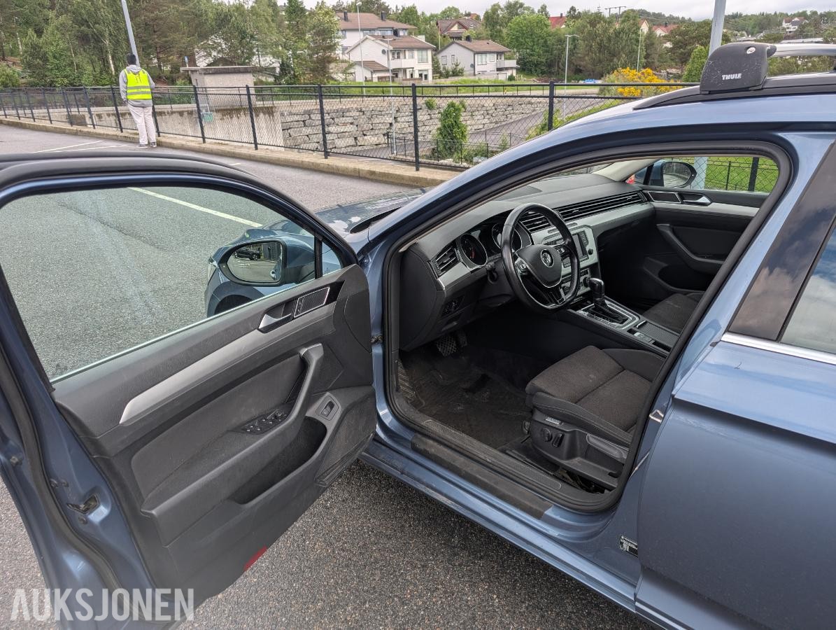 2015 Volkswagen Passat, 1,6 TDI 120hk automat hengerfeste reparasjonsobjekt