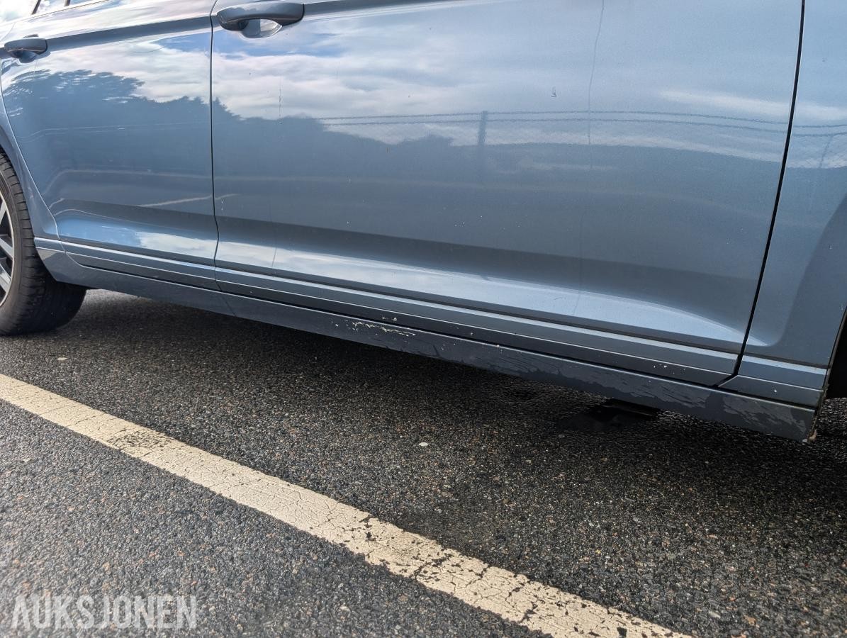 2015 Volkswagen Passat, 1,6 TDI 120hk automat hengerfeste reparasjonsobjekt