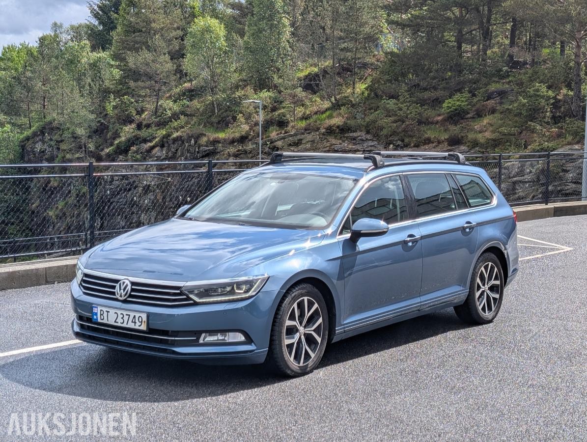2015 Volkswagen Passat, 1,6 TDI 120hk automat hengerfeste reparasjonsobjekt