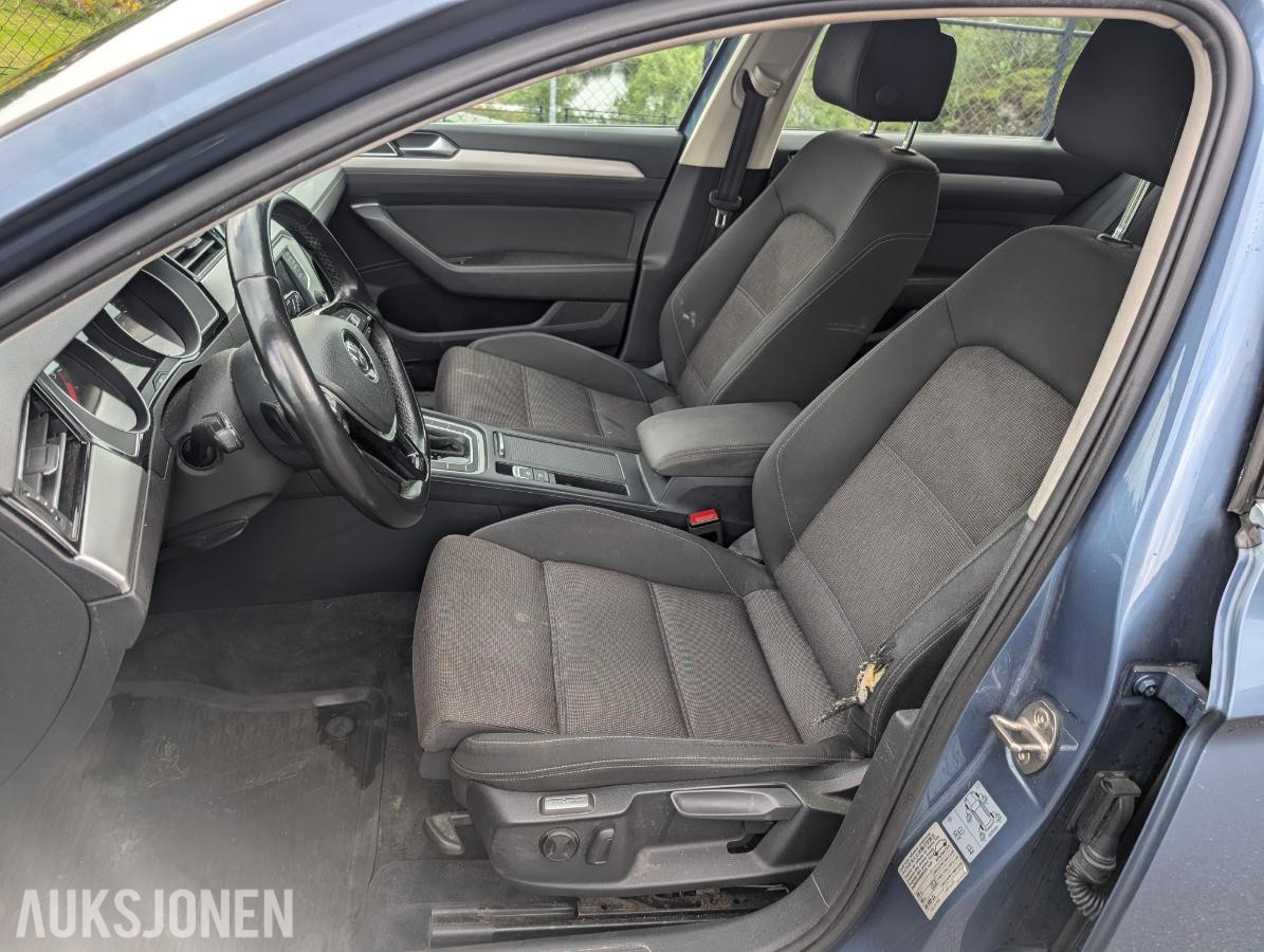 2015 Volkswagen Passat, 1,6 TDI 120hk automat hengerfeste reparasjonsobjekt