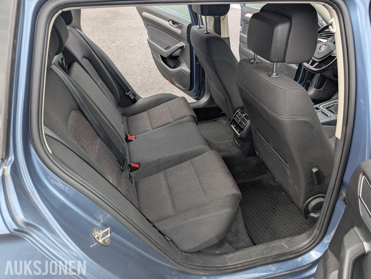 2015 Volkswagen Passat, 1,6 TDI 120hk automat hengerfeste reparasjonsobjekt