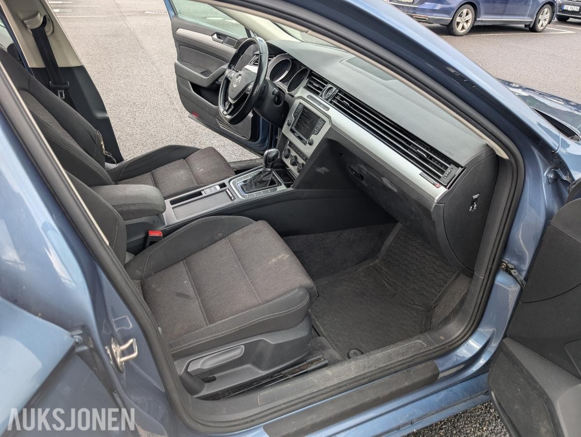 2015 Volkswagen Passat, 1,6 TDI 120hk automat hengerfeste reparasjonsobjekt