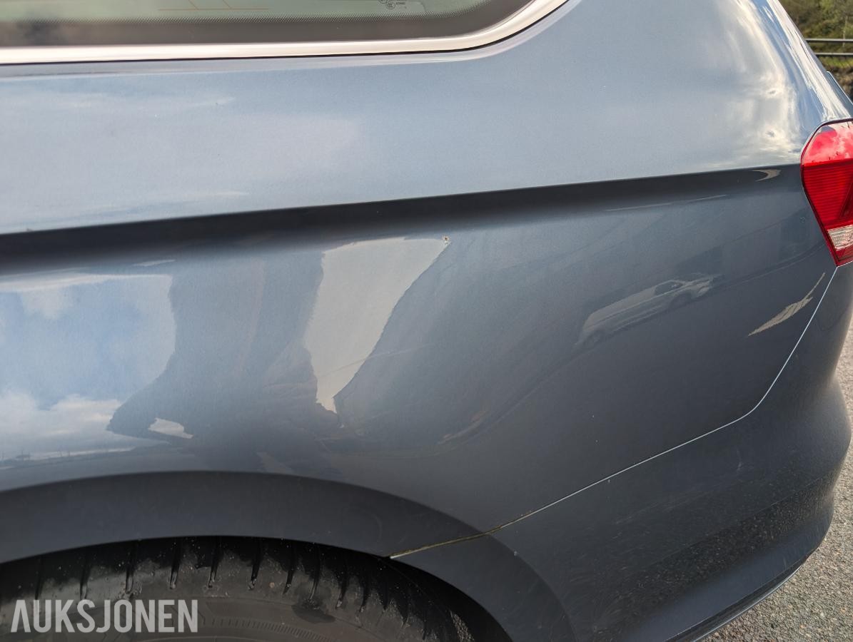 2015 Volkswagen Passat, 1,6 TDI 120hk automat hengerfeste reparasjonsobjekt