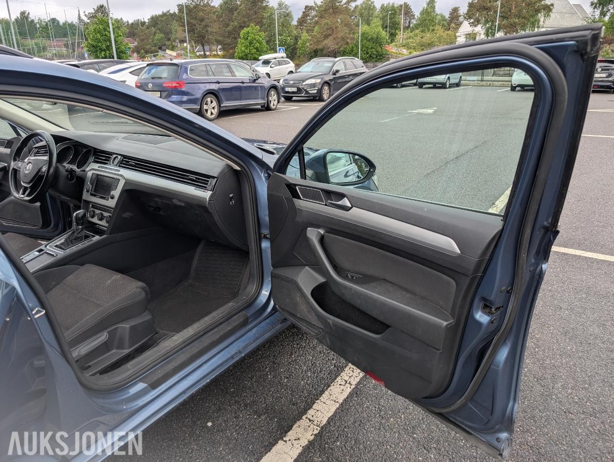 2015 Volkswagen Passat, 1,6 TDI 120hk automat hengerfeste reparasjonsobjekt