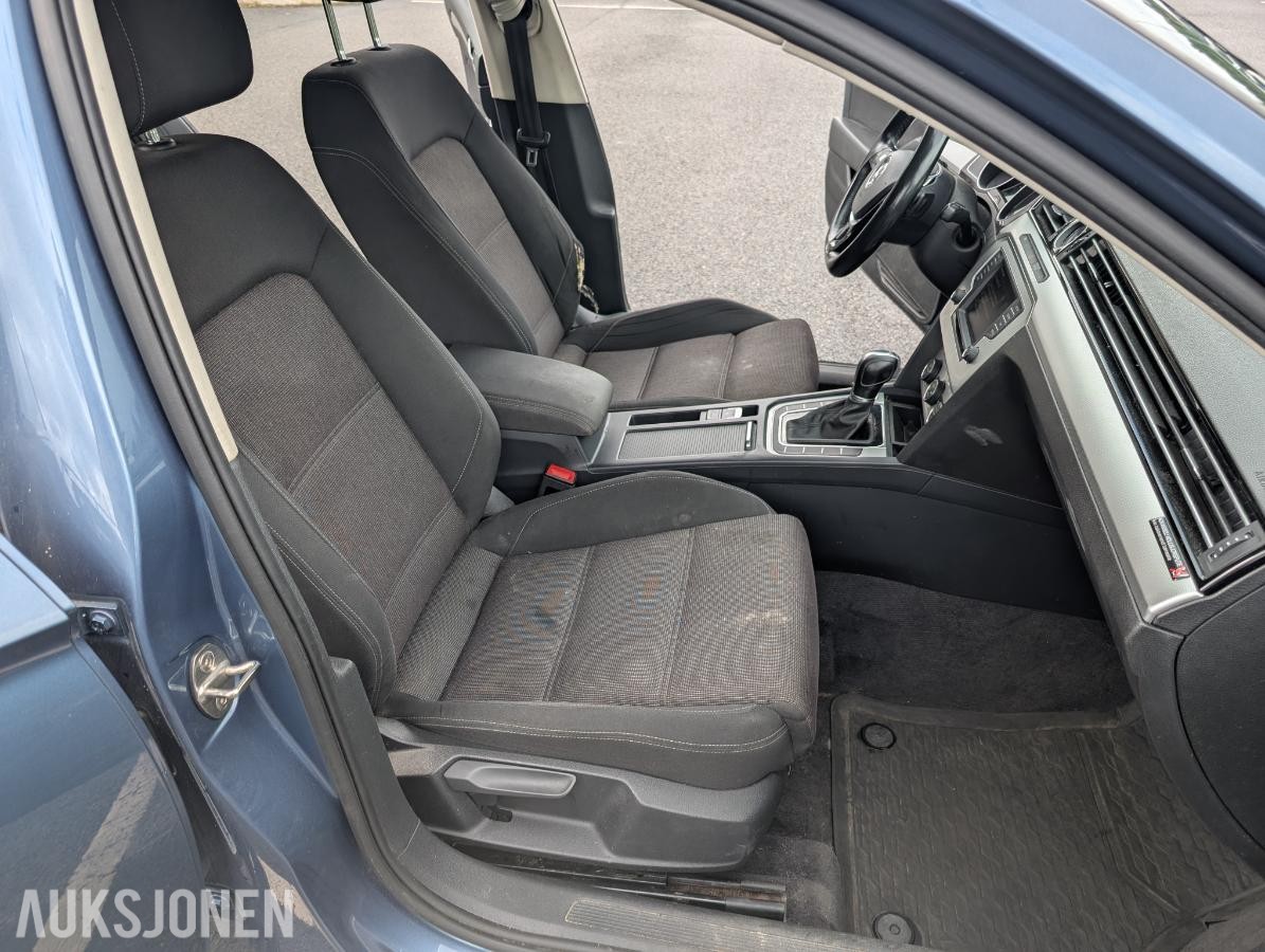 2015 Volkswagen Passat, 1,6 TDI 120hk automat hengerfeste reparasjonsobjekt
