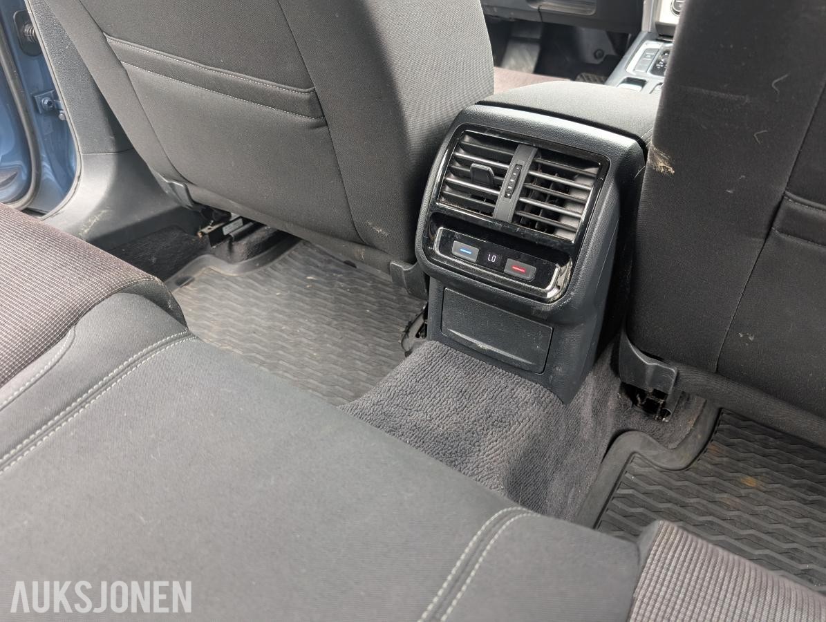 2015 Volkswagen Passat, 1,6 TDI 120hk automat hengerfeste reparasjonsobjekt