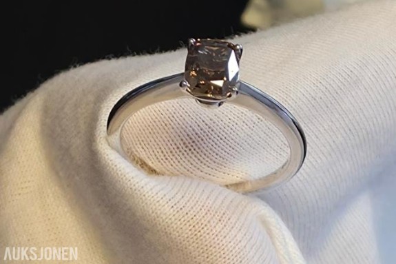 GIA 1.01CT ENSTENS DIAMANTRING I 14K GULL. NATURLIG DIAMANT! TAKSTBREV OG SERTIFIKAT! - 72 timers auksjon