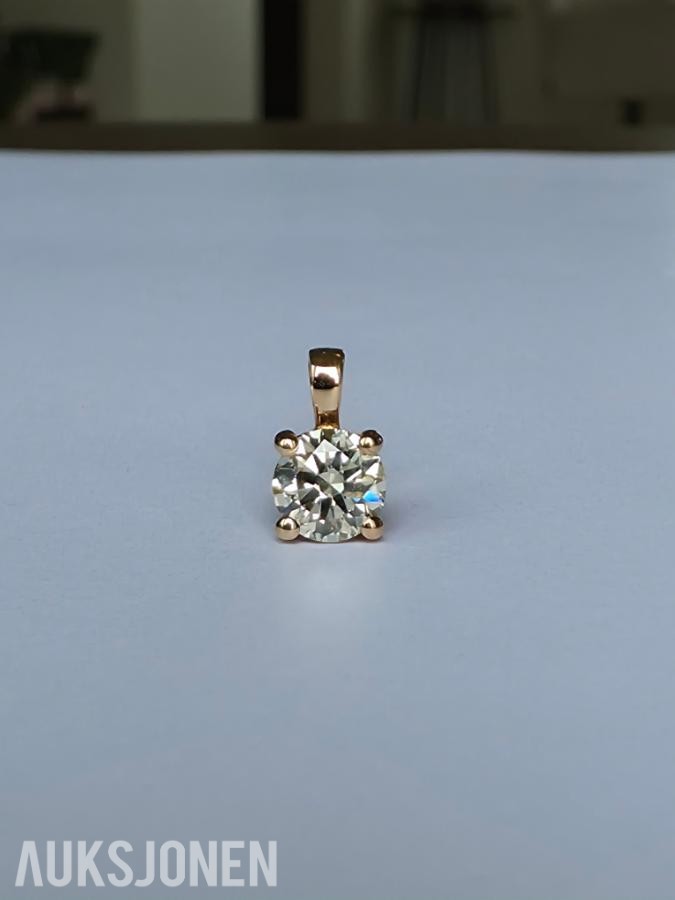 0.50CT DIAMANTANHENG I 14K GULL. NATURLIG DIAMANT! TAKSTBREV OG SERTIFIKAT!