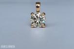 0.50CT DIAMANTANHENG I 14K GULL. NATURLIG DIAMANT! TAKSTBREV OG SERTIFIKAT!