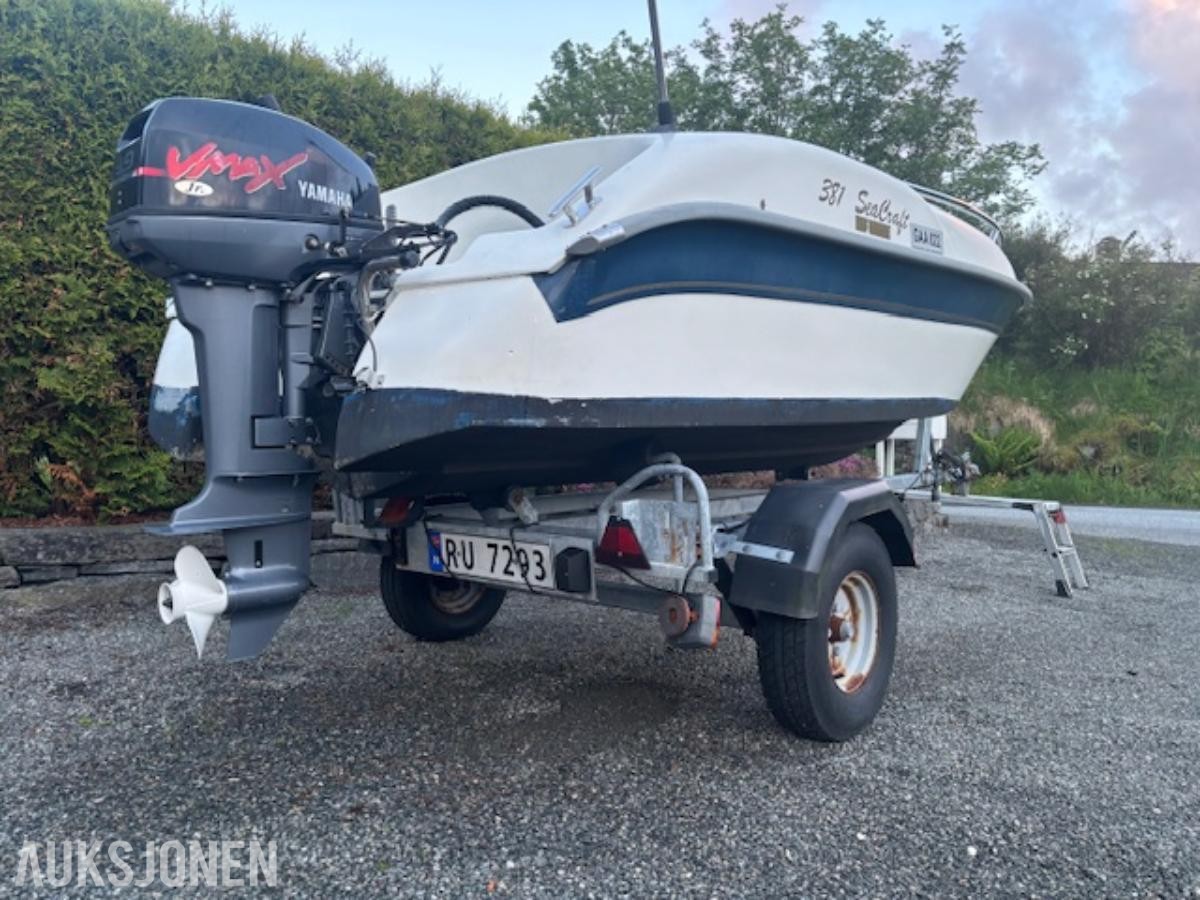 2008 Crescent SeaCraft 381 med motor og hengar