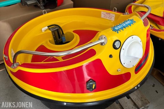 J&J Amusements Blaster Boat 12 STK -  NYE med 14 stk elektriske båtmotorer og ladere