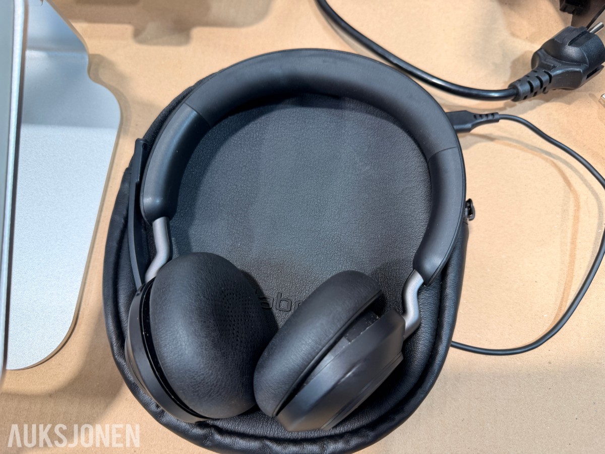 Kontorutstyr og elektronikk – Cisco, Logitech, Jabra, Nespresso, Leitz