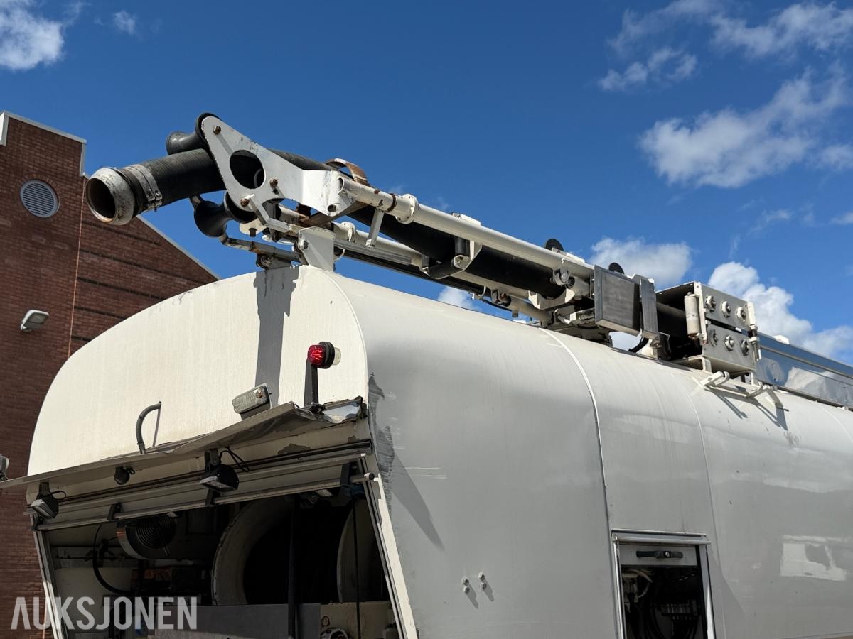 2011 Scania R-serie spylebil / Sugebil