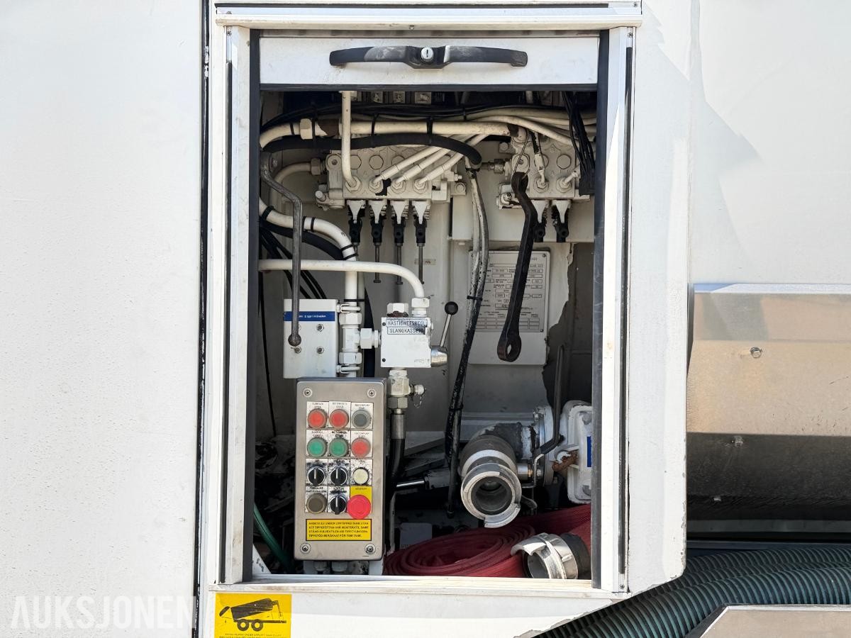 2011 Scania R-serie spylebil / Sugebil