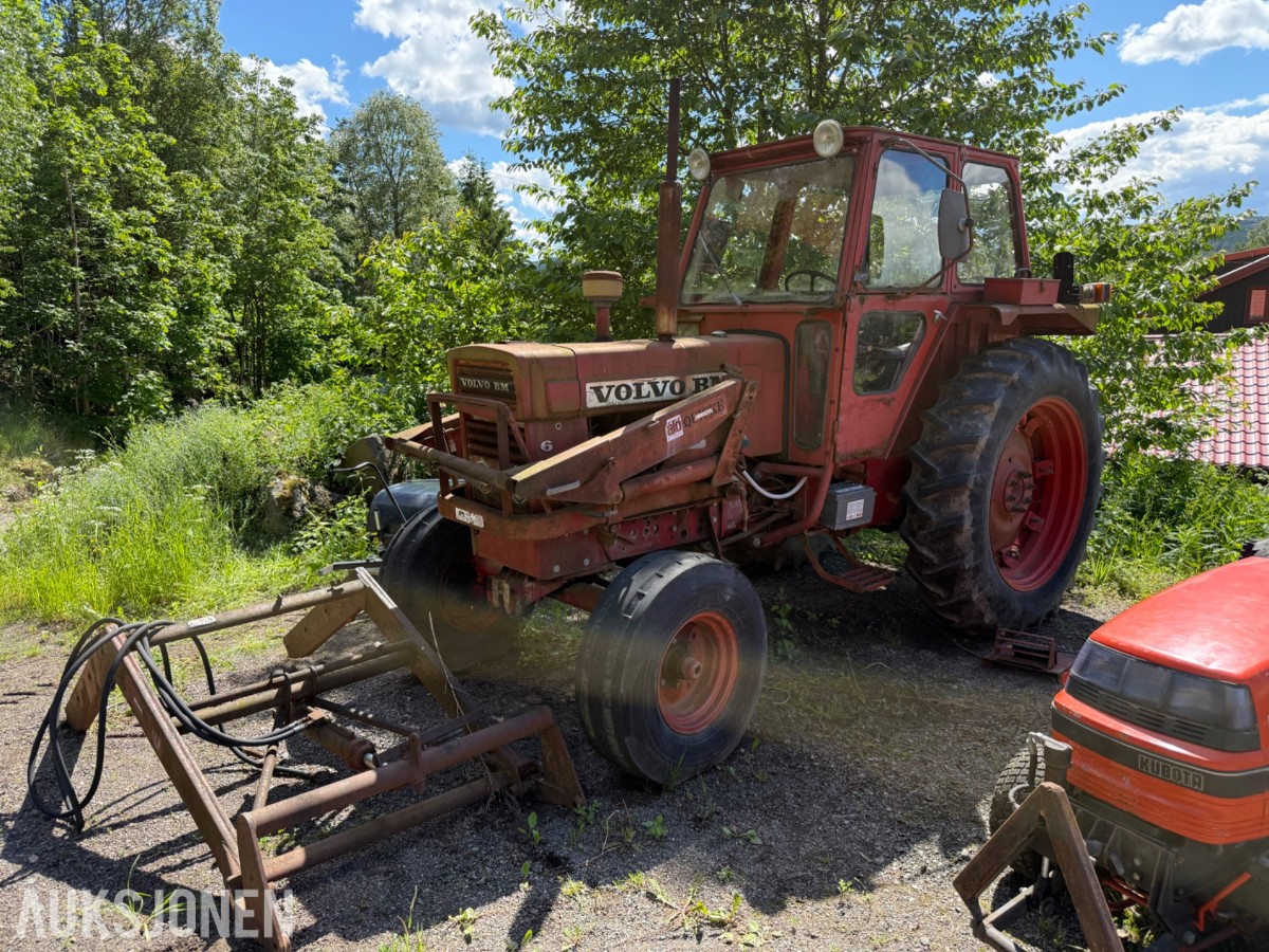 1974 Volvo BM650 traktor med frontlaster, lavt timeantall, repobjekt