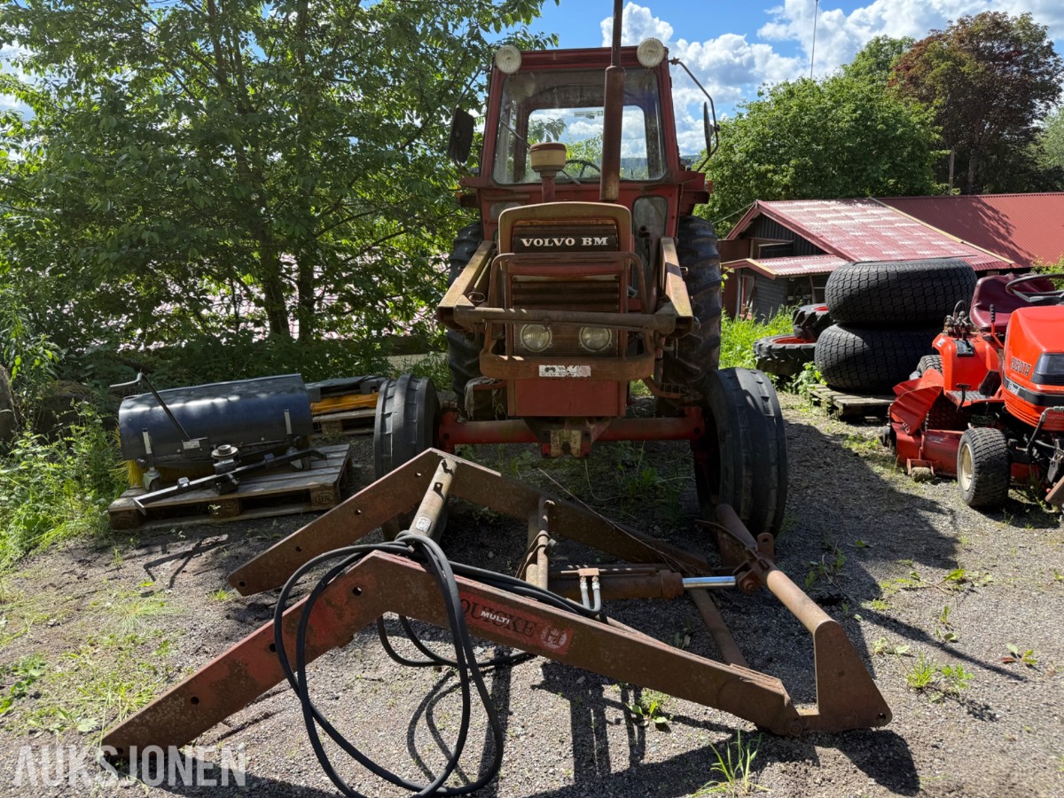 1974 Volvo BM650 traktor med frontlaster, lavt timeantall, repobjekt