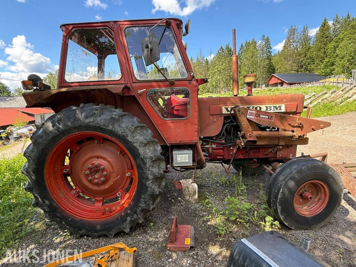 1974 Volvo BM650 traktor med frontlaster, lavt timeantall, repobjekt