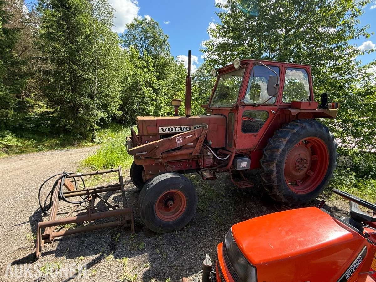 1974 Volvo BM650 traktor med frontlaster, lavt timeantall, repobjekt
