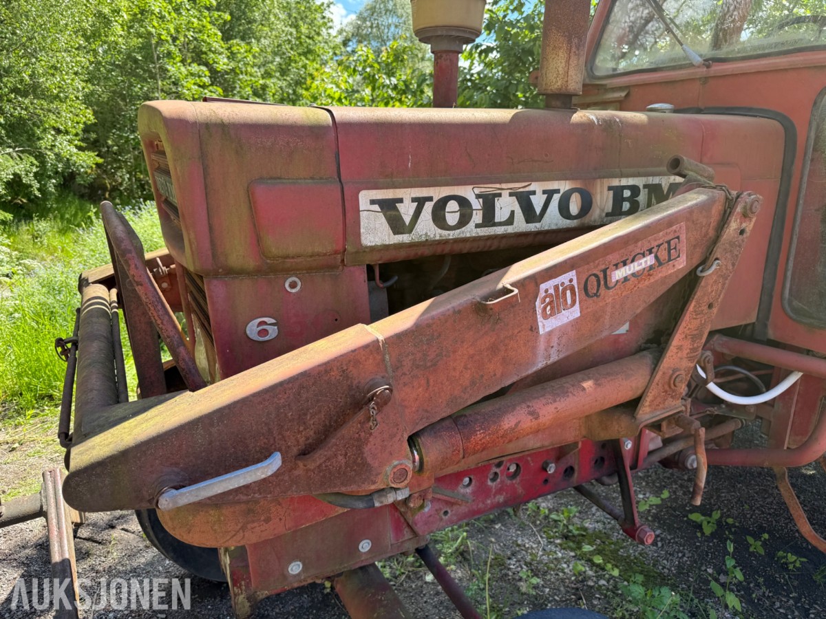 1974 Volvo BM650 traktor med frontlaster, lavt timeantall, repobjekt