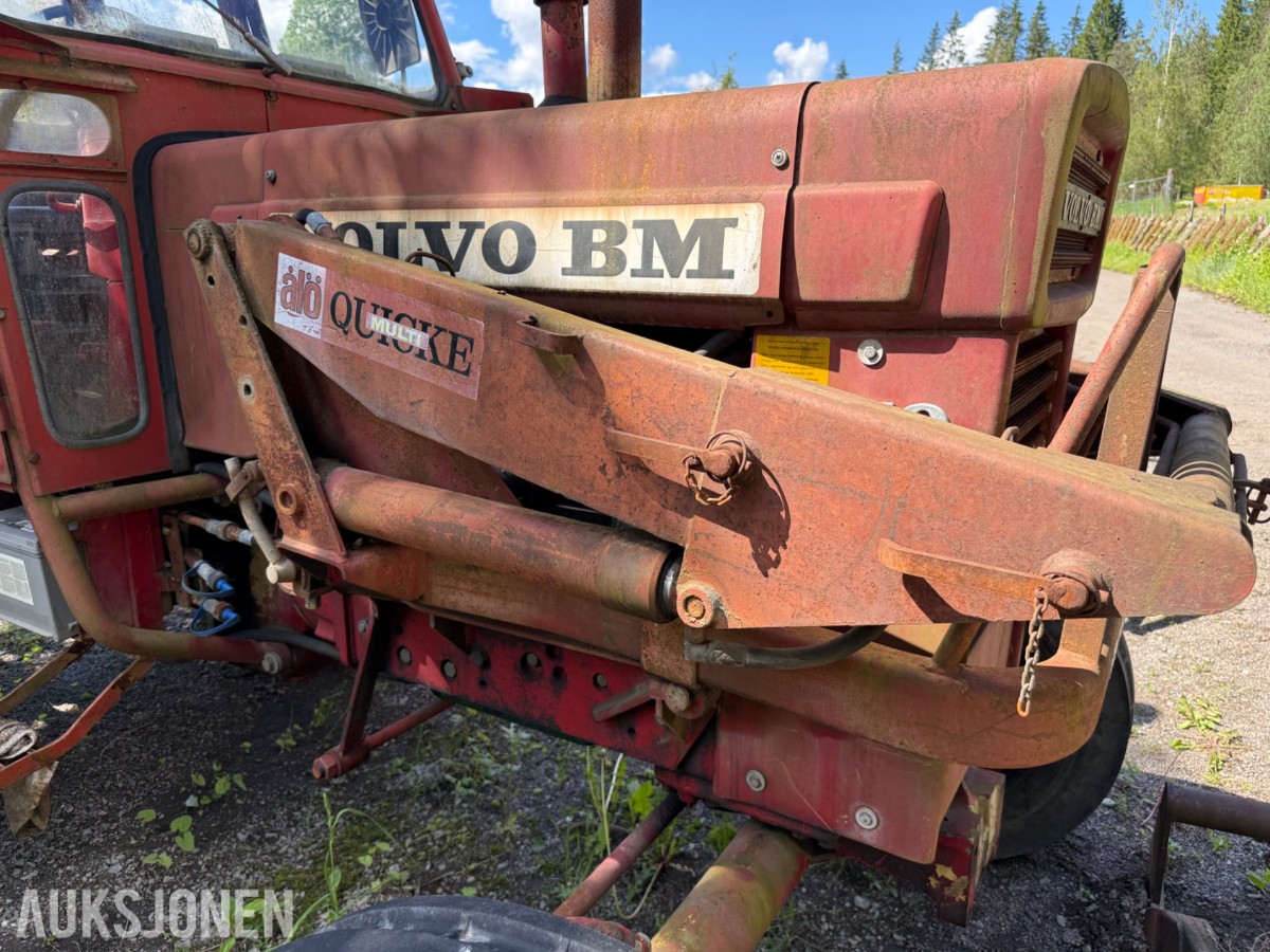 1974 Volvo BM650 traktor med frontlaster, lavt timeantall, repobjekt