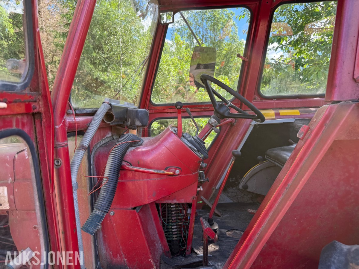 1974 Volvo BM650 traktor med frontlaster, lavt timeantall, repobjekt