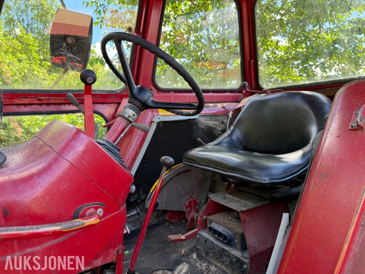 1974 Volvo BM650 traktor med frontlaster, lavt timeantall, repobjekt