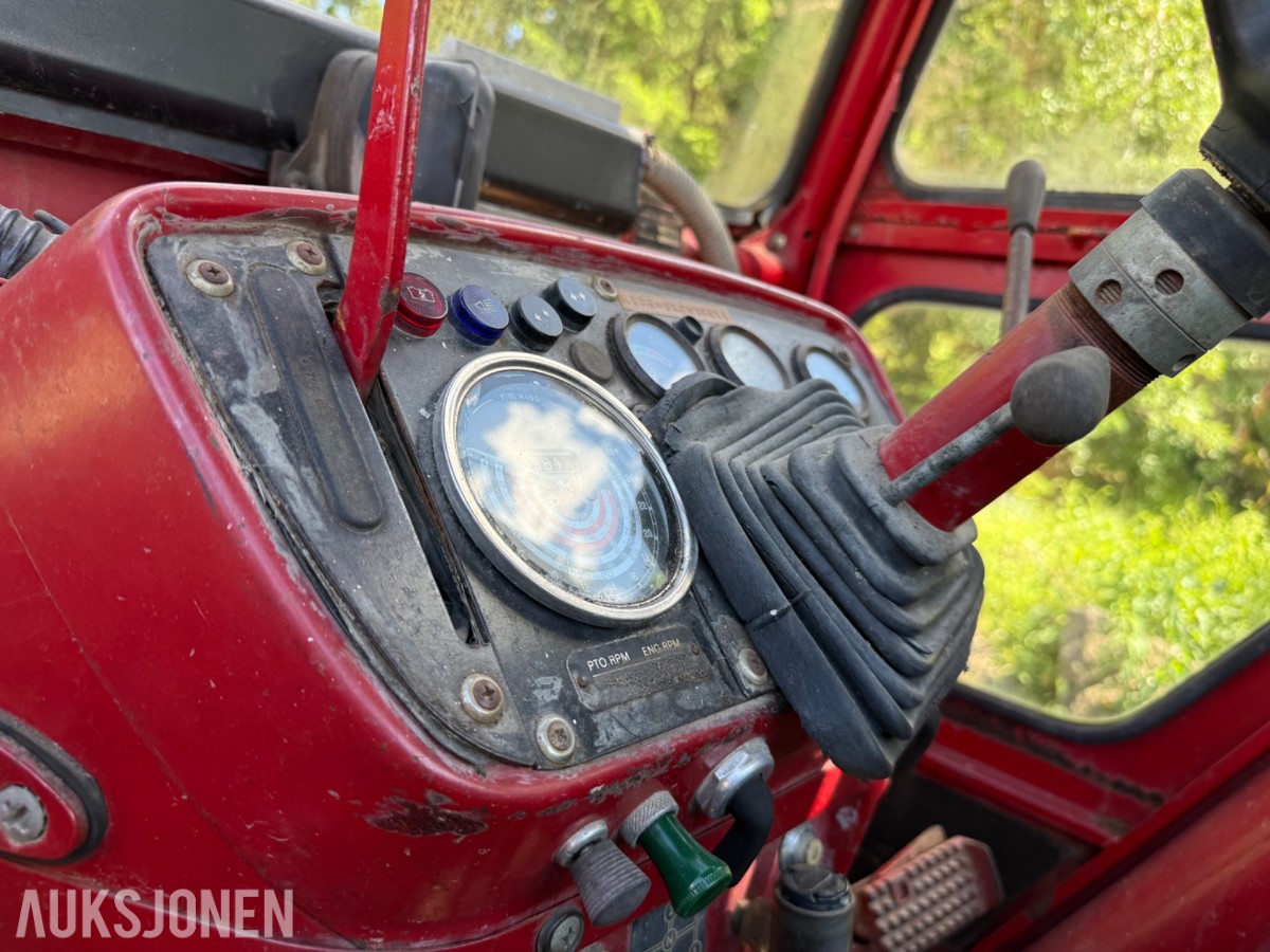 1974 Volvo BM650 traktor med frontlaster, lavt timeantall, repobjekt