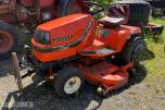 Kubota G1700 sitteklipper med frontkost og oppsamler