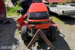 Kubota G1700 sitteklipper med frontkost og oppsamler